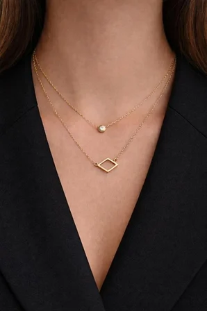 Figürlü Tek Taşlı Çift Zincir Gold Rengi Kolye