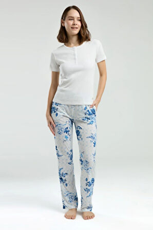 Kadın Beyaz Çiçek Desenli Pijama Takımı R.O.8.9.Z.E.7.0..L.T.