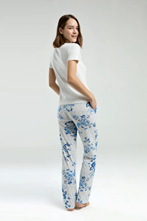 Kadın Beyaz Çiçek Desenli Pijama Takımı R.O.8.9.Z.E.7.0..L.T.