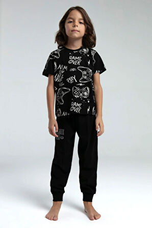 Erkek Çocuk Siyah Baskılı Pamuklu Alt Üst Takım A.R.N.T.R.3.O.Z.5.E.L.4.T.0.