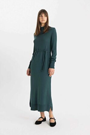 DeFacto Regular Fit Yarım Balıkçı Yaka Basic Düz Yırtmaçlı Uzun Kollu Maxi Triko Elbise A9807AX24WNGN956