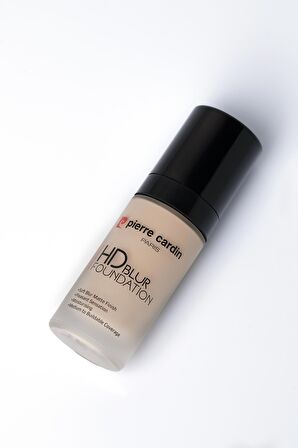 Pierre Cardin Hd Blur Pürüzsüz Görünüm Veren Mat Fondöten Light - 30ML