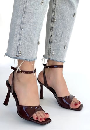 Erbilden Soha Bordo Rugan Topuklu Bilekten Kemerli Kadın Ayakkabı 8 CM