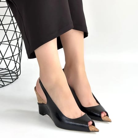 Nemba Siyah Rugan Dolgu Topuk Ayakkabı Kadın Peep Toe Slingback