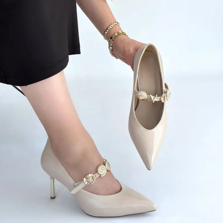 Conne Bej Cilt Stiletto Ayakkabı Altın Detaylı 8 cm Topuk