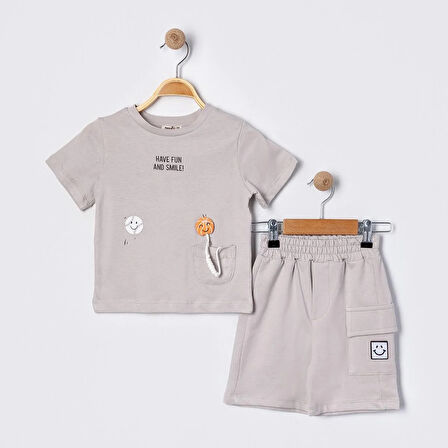 Erkek Çocuk Gri Gülen Yüz Aksesuarlı Şortlu Takım