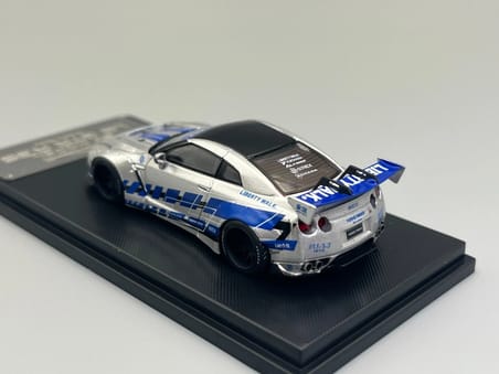 E.T Model 1/64 Nissan GT-R R35 Brian's 2F2F Skyline LB Liberty Walk Livery
