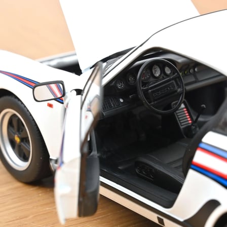 Norev 187668 1/18 Porsche 911 Turbo 3.3 1980 White Martini