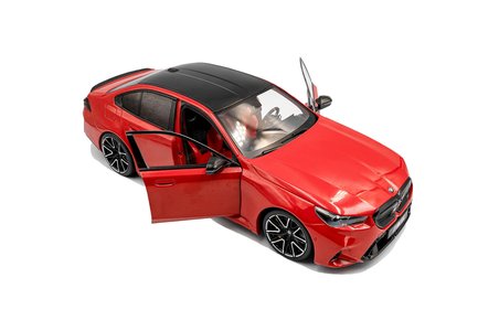 Solido S1814702 1/18 BMW M5 – FIRE RED – 2025