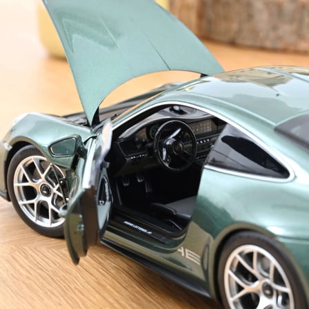 Norev 187472 1/18 Porsche 911 S/T 2023 Malachite Green Metallic