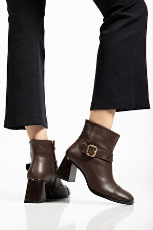 Kadın Kahverengi Küt Burun Tokalı Topuklu Bot