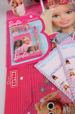 x Dekomus Lisanslı Barbie Girl Power Collection Büyük Boy Okul Ve Kalem Çantası, Beslenme Kabı Full Kırtasiye Seti