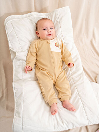 KD43294.Nakışlı Erkek Patiksiz Organik Sertifikalı Bebe Tulumu 1-3/3-6/6-9/9-12AY