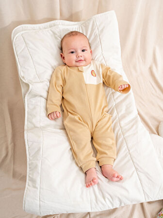 KD43294.Nakışlı Erkek Patiksiz Organik Sertifikalı Bebe Tulumu 1-3/3-6/6-9/9-12AY