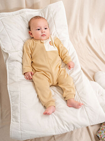 KD43294.Nakışlı Erkek Patiksiz Organik Sertifikalı Bebe Tulumu 1-3/3-6/6-9/9-12AY