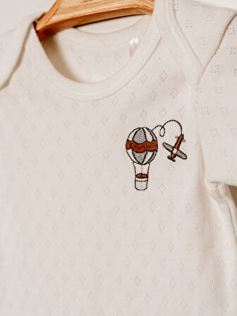 Jakarlı Nakışlı Çıtçıtlı Body Şort Takım