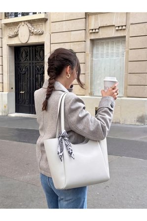 Fularlı(degişkenlik göstermektedir)Fermuarlı Shopper El Ve Omuz Çantası