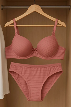 Dolgulu Destekli Şık Tasarım İç Çamaşırı Takımı