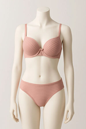 Dolgulu Destekli Şık Tasarım İç Çamaşırı Takımı