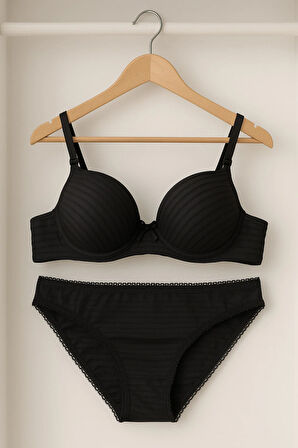 Dolgulu Destekli Şık Tasarım İç Çamaşırı Takımı