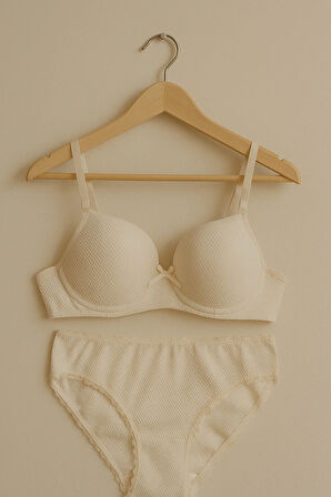 Dolgulu İç Çamaşırı Takımı