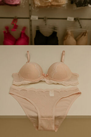 Dolgusuz Toparlayıcı Sütyen Külot Dantelli İç Çamaşırı Takımı