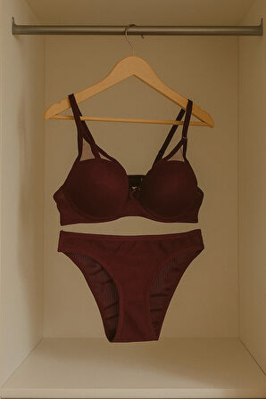 Dolgusuz Tül Detaylı Sütyen Külot İç Çamaşırı Takımı