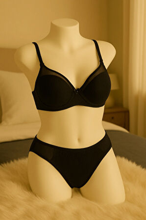 Dolgusuz Tül Detaylı Sütyen Külot İç Çamaşırı Takımı