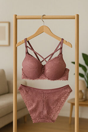 Dolgulu Çapraz Dantelli Ayarlanabilir Askı Sütyen Külot İç Çamaşır Takımı