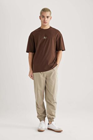 DeFacto %100 Pamuk Vikings Valhalla Comfort Regular Fit Rahat Kalıp Bisiklet Yaka Sırt Baskılı Kısa Kollu Tişört B5533AX24SPBN497