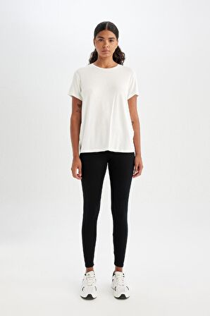 DeFactoFit Standart Fit Bisiklet Yaka Sporcu Basic Düz Kısa Kollu Tişört D1904AX24AUER105