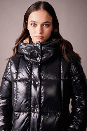 DeFacto Su İtici Puffer Uzun Şişme Mont Parka Parlak Kumaş Fermuar Çıtçıt Kapamalı Cepli A9947AX23WNBK27