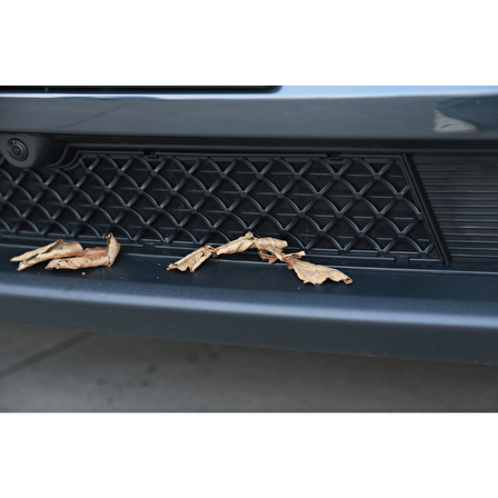 TESLA MODEL Y JUNİPER Ön Tampon Orta Izgara Koruyucu (Tek Parça)