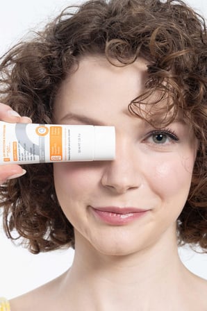 Mineaderm Protection Lightly Tinted SPF 50+ Renkli Uv Koruma ve Nemlendirici Güneş Kremi 50 ML