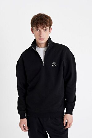 DeFacto Comfort Regular Fit Rahat Kalıp Fermuarlı Dik Yaka Baskılı Sweatshirt C6132AX24AUBK81