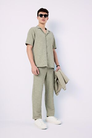 DeFacto Regular Fit Yazlık Apaş Yaka Kısa Kollu Gömlek D8932AX25SPKH271