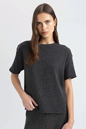 DeFacto Relax Fit Bisiklet Yaka Bürümcük Kısa Kollu Tişört C3843AX24SPBK81