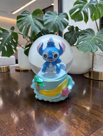 9cm-6cm –şato Önü figürlü Işıklı Stitch Kar küre