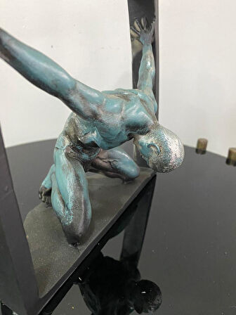 Tutsak Adam heykeli Soyut Düşünce Tuzağı Tasarım Heykel ( aşırı düşünen heykel mücadele figürü biblo ) 