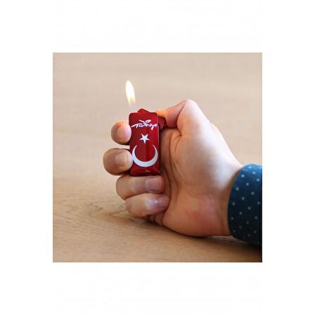 İsme Özel AY YILDIZ TEMALI KIRMIZI-BEYAZ RENK MANYOTORLU METAL ÇAKMAK