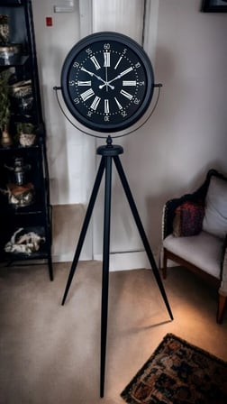 Black Aura Tripod Ayaklı Saat iegxx