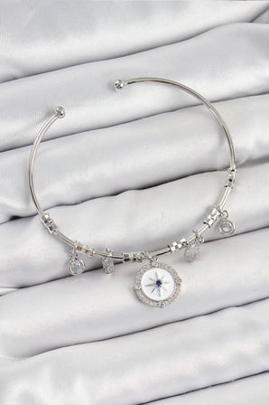 Pirinç Zirkon Taşlı Pusula Model Gümüş Renk Charm Bileklik 5886