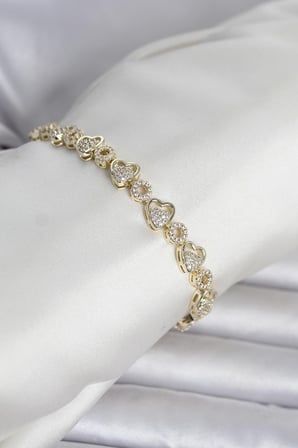 Pirinç Gold Renk Zirkon Taşlı Kalp Model Kadın Bileklik 5886