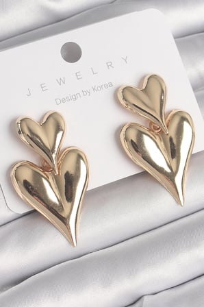 Pirinç Gold Renk Sallantı Kalp Model Kadın Küpe 5886