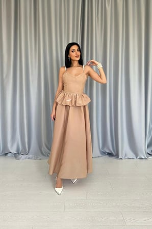 JANES Camel Beli Büzgülü İnci Askılı Uzun Elbise