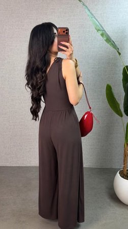 JANES Kadın Tek Omuzdan Büzgü Detaylı Geniş Paçalı Uzun Sandy Tulum