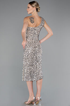 Tek Omuz Yırtmaçlı Midi Pullu Gece Elbisesi ABK2377