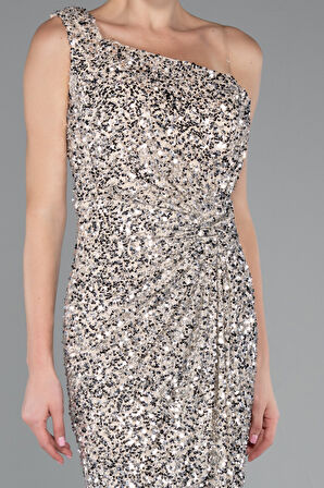 Tek Omuz Yırtmaçlı Midi Pullu Gece Elbisesi ABK2377