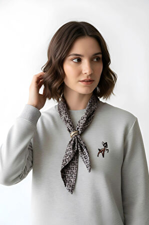 Kadın Fular Detaylı Tokalı Oversize Sweatshirt