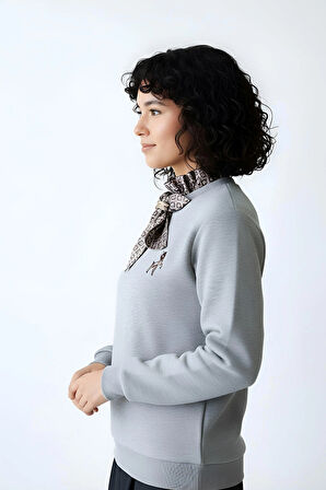 Kadın Fular Detaylı Tokalı Oversize Sweatshirt